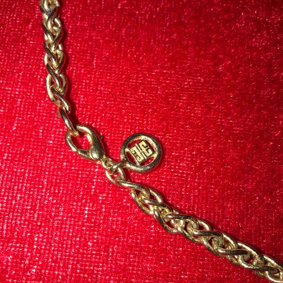 Tori Burch, chain - Picture 3 of 3